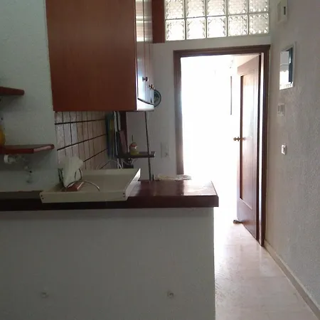 Apartment By The Sea *