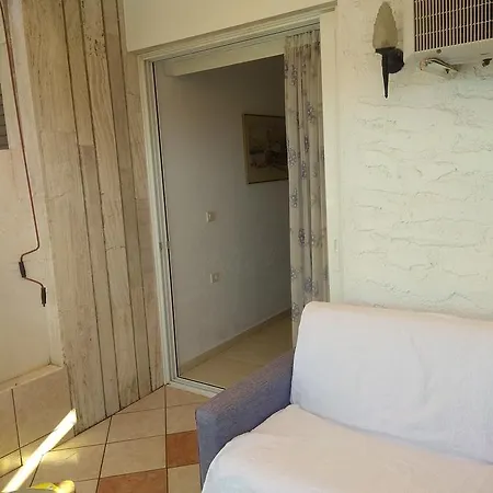 Apartment By The Sea *